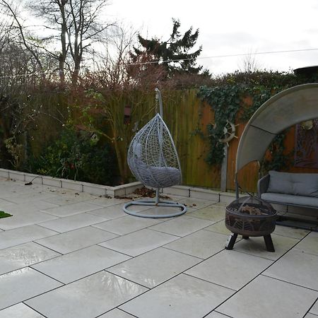 Cozy, Modern, Spacious 4 Bedroom House In London رومفورد المظهر الخارجي الصورة