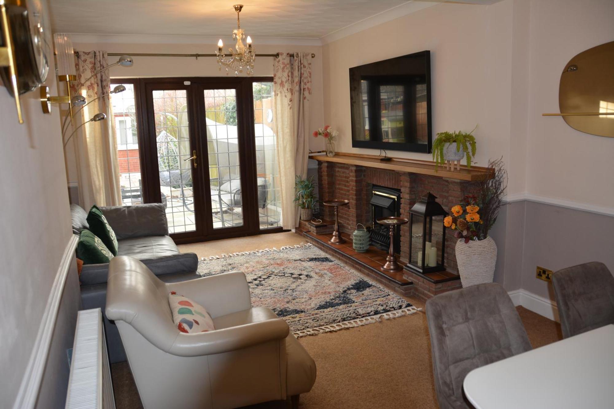 Cozy, Modern, Spacious 4 Bedroom House In London رومفورد المظهر الخارجي الصورة